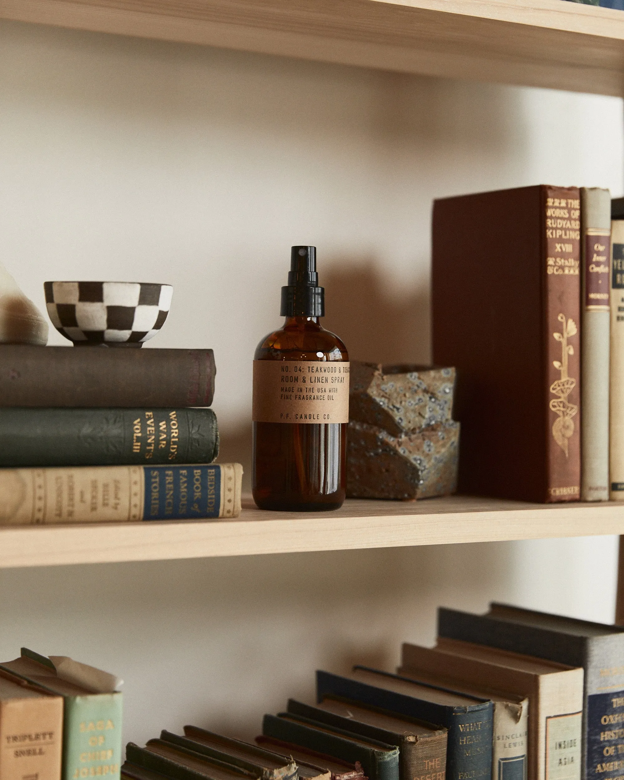 P.F. Candle Co. Room & Linen Spray Large - Teakwood & Tobacco